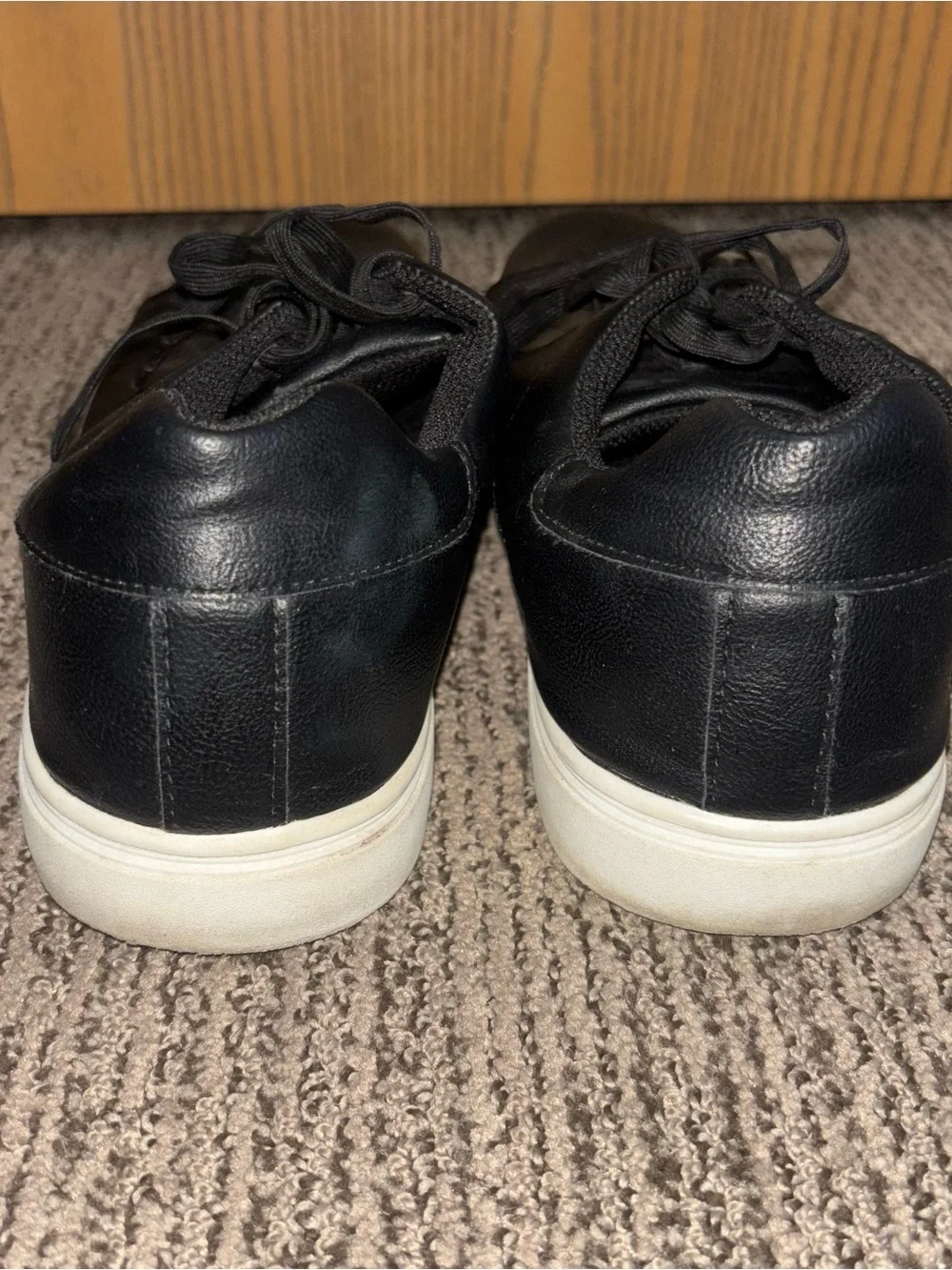 Perry Ellis sleek black
